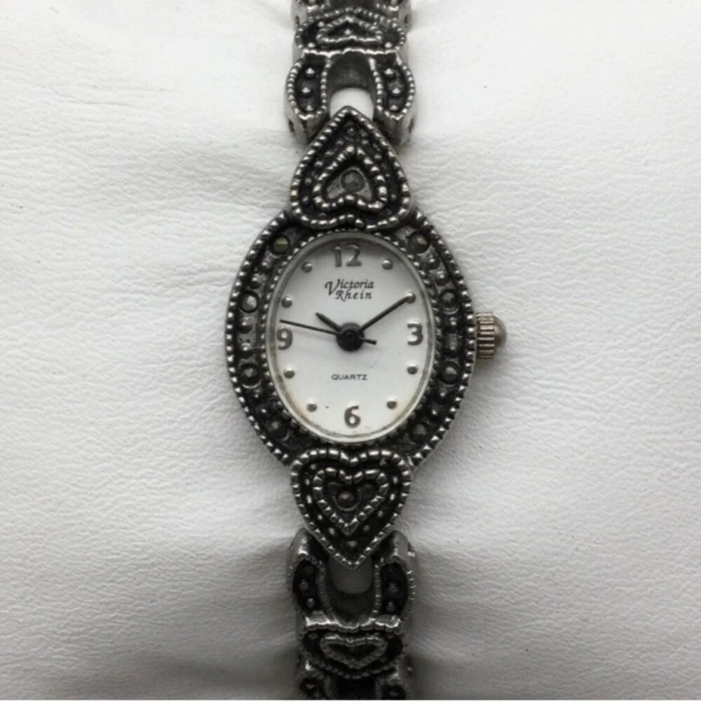 Victoria Rhein Womens Watch 18mm Oval Dial Silver Tone Heart New Battery 7.5